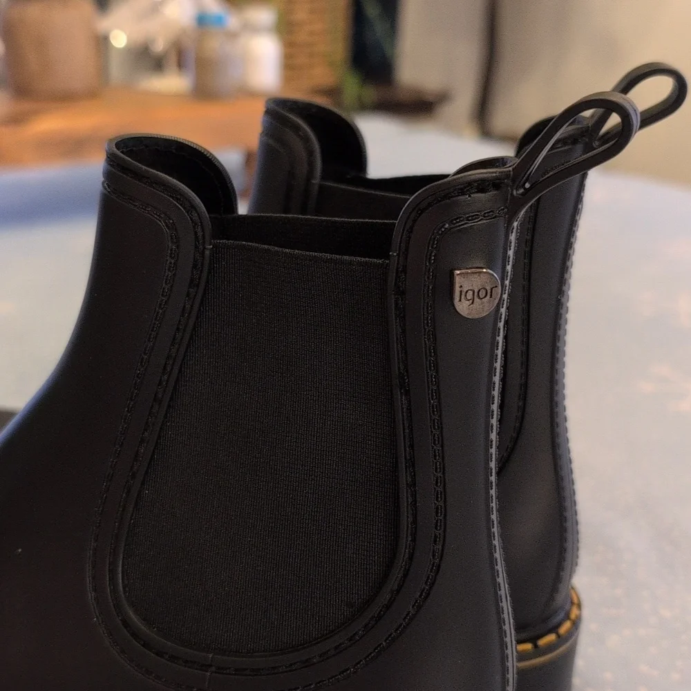 Igor Chelsea Rain Boots Waterproof Ankle‎ Booties Pull On Black Size 38 US 7.5 8 - Picture 3 of 6